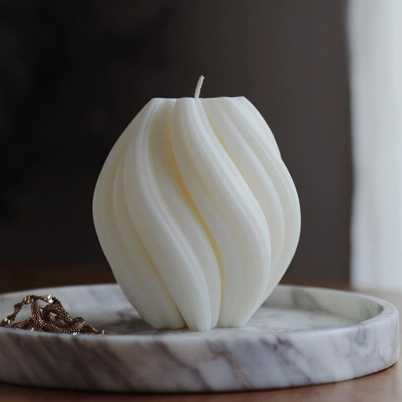 Large Swirl Candle